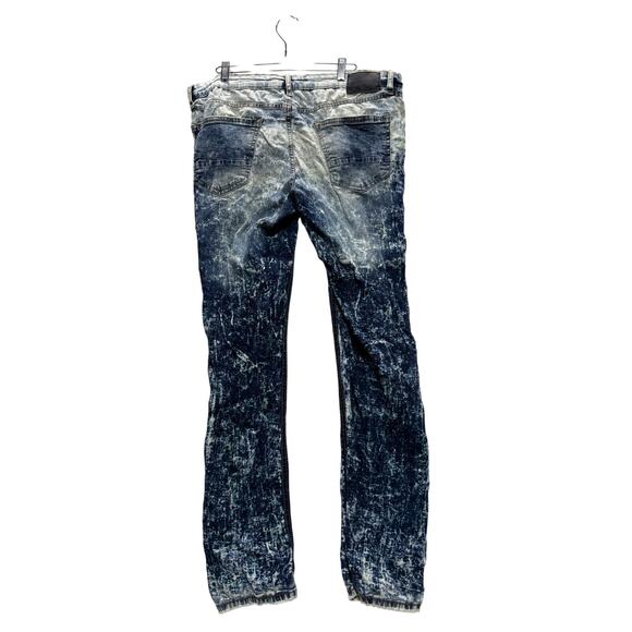 Men's True Indigo Distressed Jeans - Size 34/32 - 98% Cotton, 2% Spandex - Picture 2 of 10